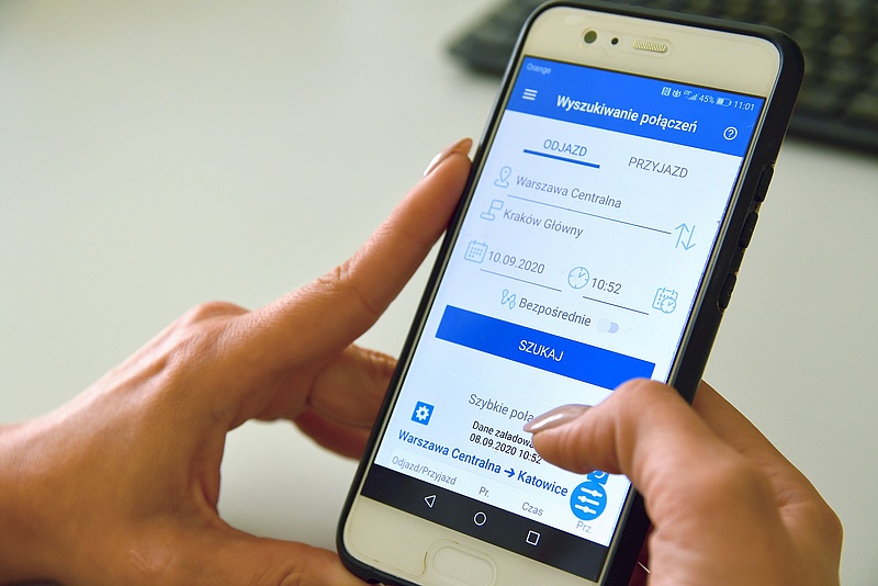 Ekran telefonu z widokiem aplikacji