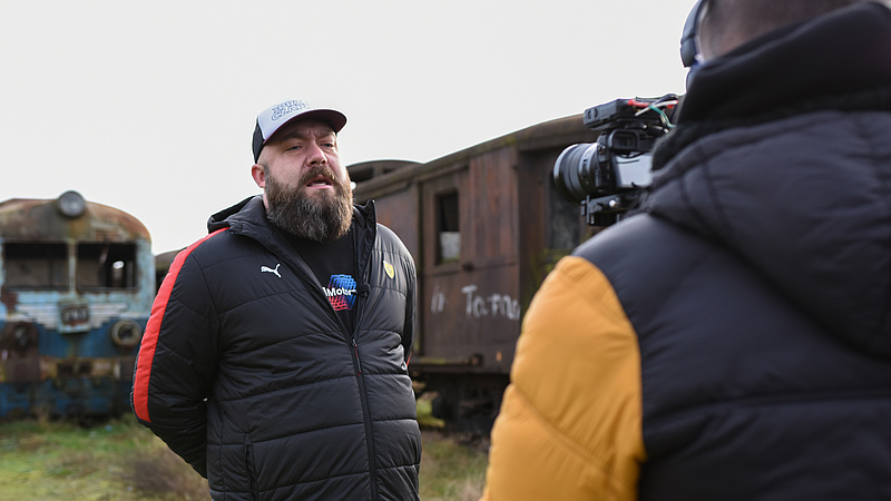 Michał Jasionowski podczas nagrania odcinka