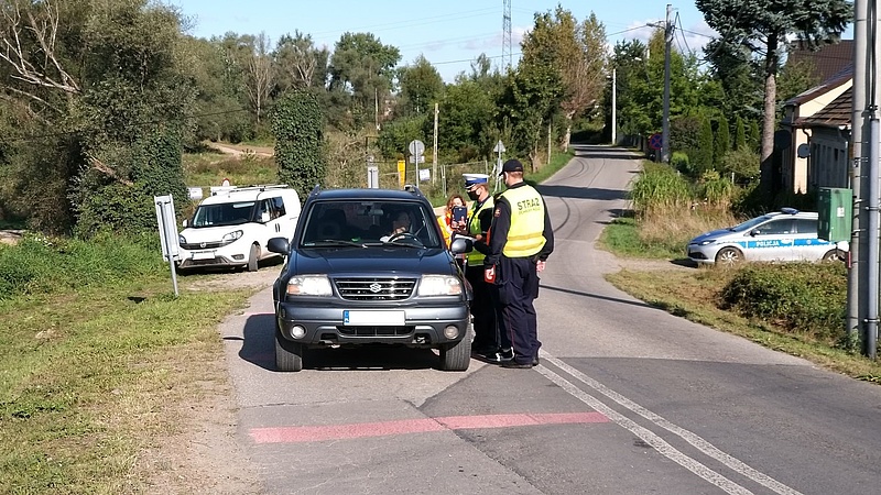 Akcja edukacyjno-informacyjna na przejeździe kolejowo-drogowym